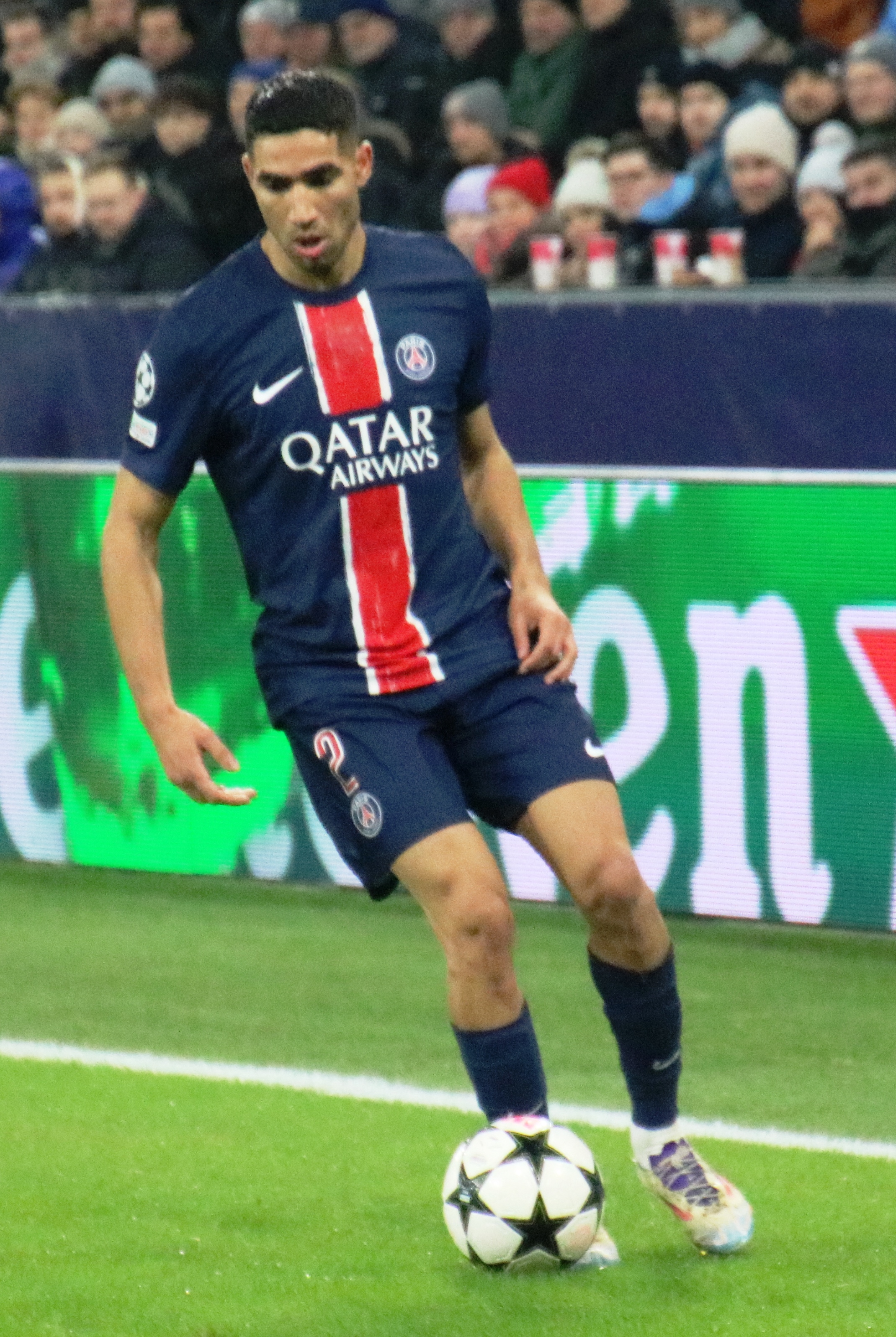Inverted full-back UCL 2025-26: Timber, Hakimi, Trent ba m?u