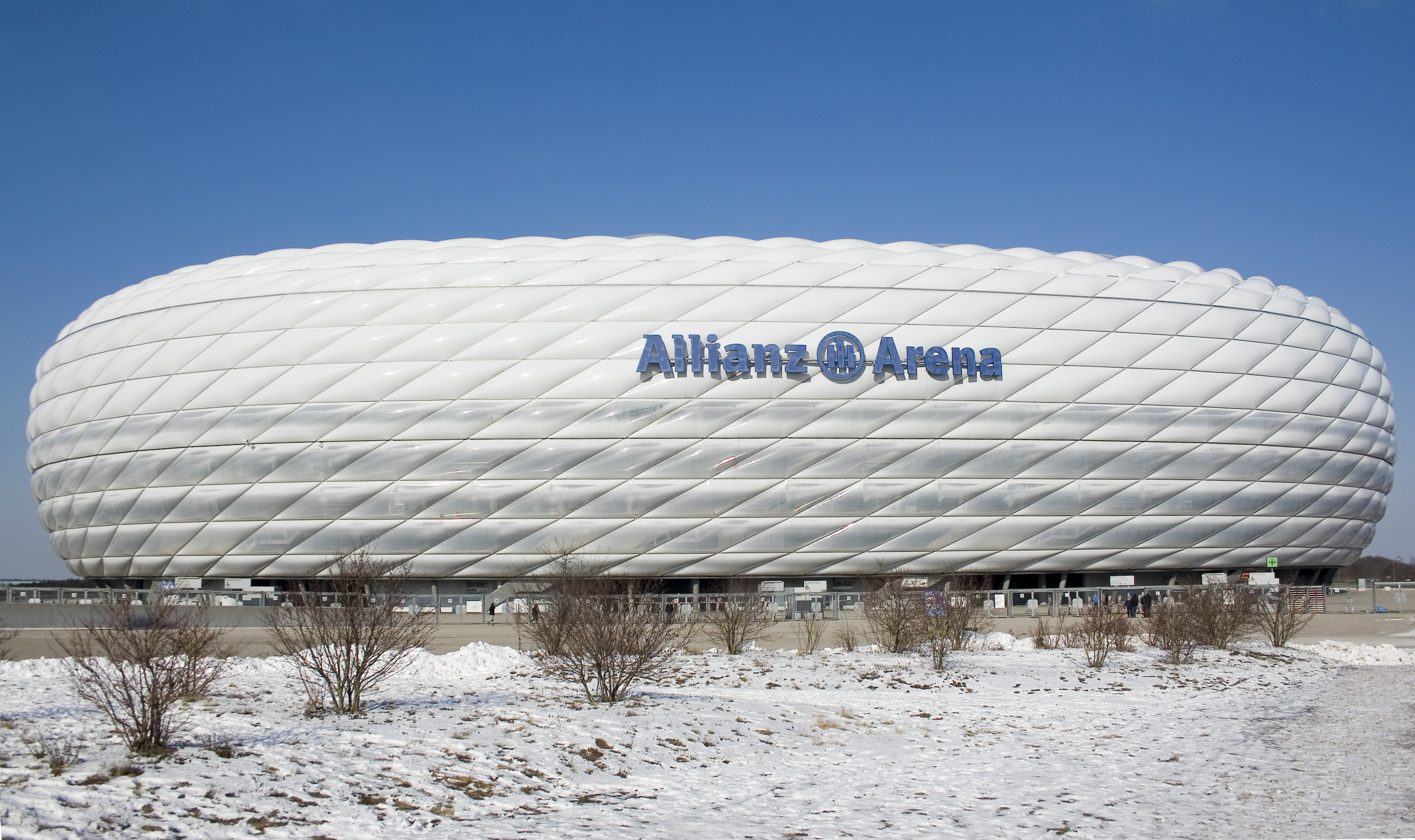 ?êm Allianz Arena 6/5 — 75.000 Ng??i và S? M?nh Kh?ng Th? Th?t B?i C?a Kane